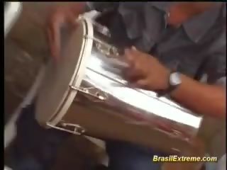 Kukulla fucked në braziliane orgji